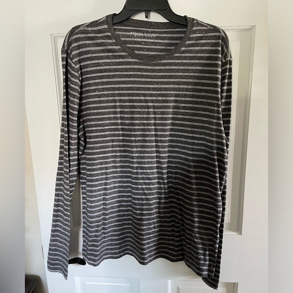 Men’s Banana Republic Soft Wash Long Sleeved T Shirt